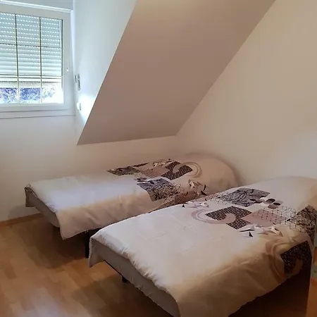 Maison, 5km De La * Fontaine-Henry