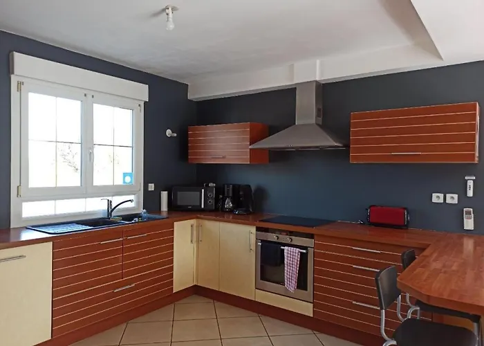 Maison, 5km De La בית נופש