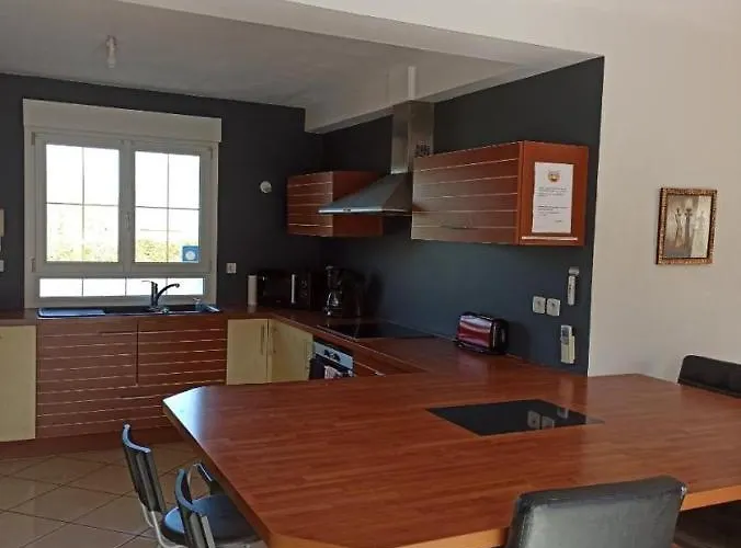 בית נופש Maison, 5km De La *